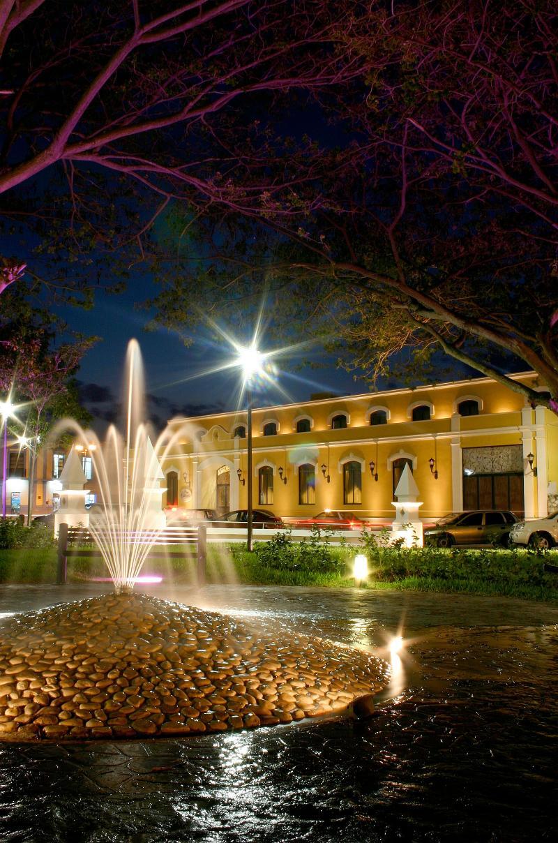 Hotel Plaza Campeche Bagian luar foto